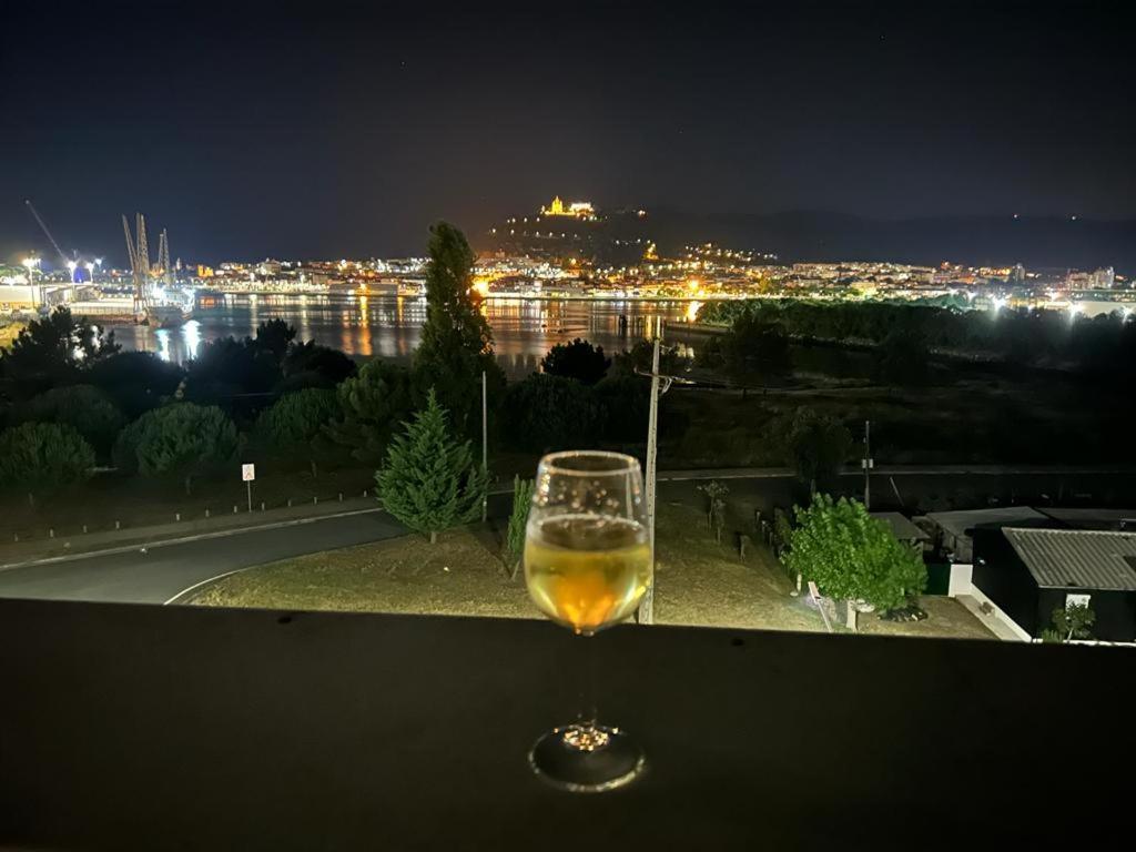 River Town View - Luxury Apartment With Jacuzzi On Terrace Viana do Castelo Dış mekan fotoğraf