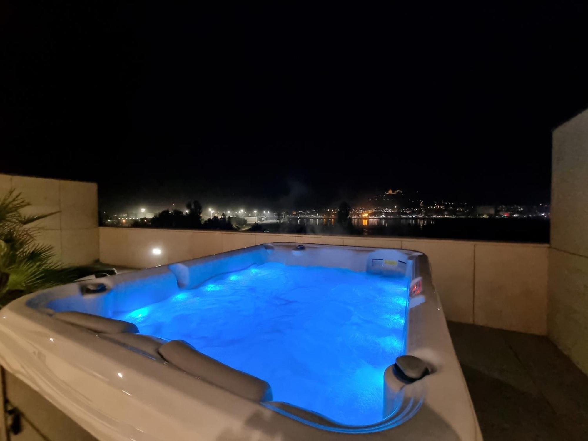 River Town View - Luxury Apartment With Jacuzzi On Terrace Viana do Castelo Dış mekan fotoğraf