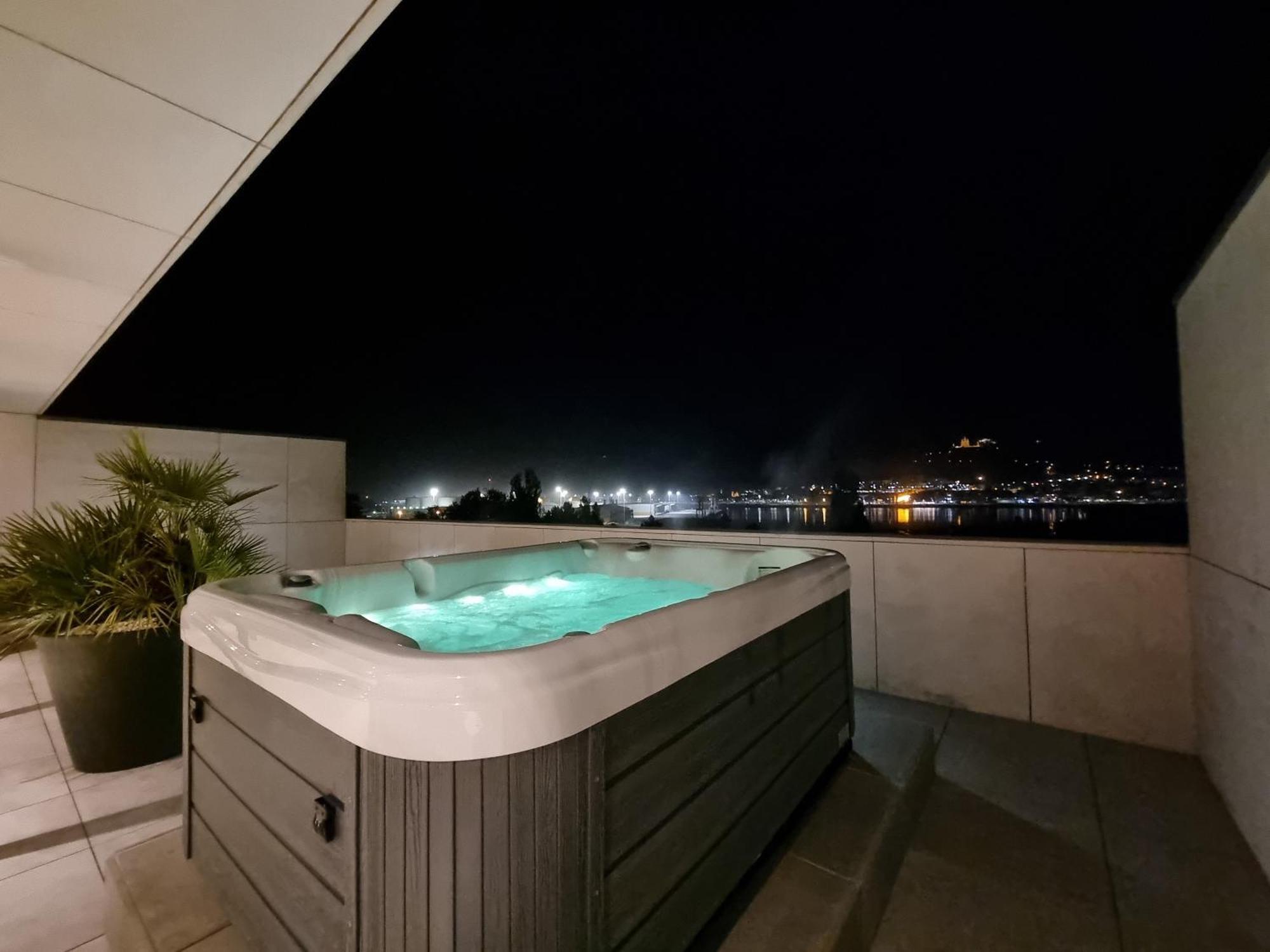 River Town View - Luxury Apartment With Jacuzzi On Terrace Viana do Castelo Dış mekan fotoğraf
